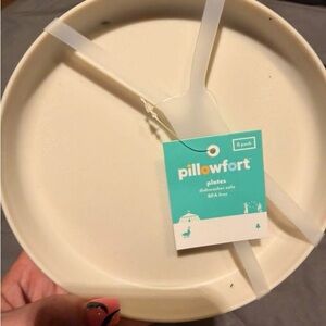 Pillowfort Cream Round Dinner Plates - 6 Pack